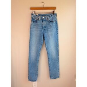 Levi's High Waisted Straight Leg Light Wash Jeans Women's Size 27